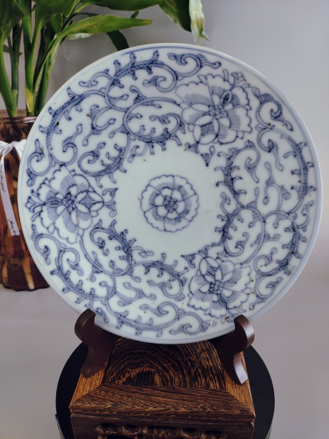 古玩陶瓷清嘉慶?淡描青花纏枝花卉紋盤拍賣,當(dāng)前價格880元