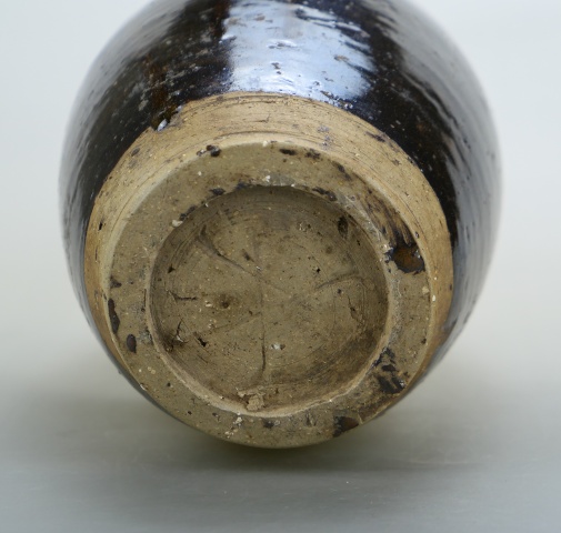 古玩陶瓷館藏級精品:元代末褐釉梅瓶（瓶中之王）拍賣，當前價格980元