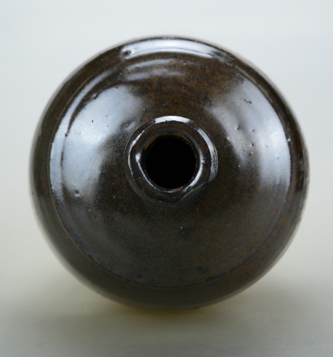 古玩陶瓷館藏級精品:元代末褐釉梅瓶（瓶中之王）拍賣，當前價格980元