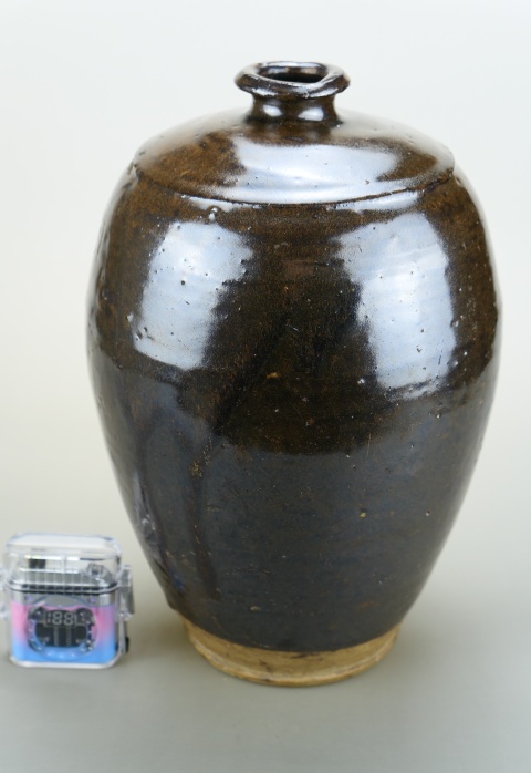 古玩陶瓷館藏級精品:元代末褐釉梅瓶（瓶中之王）拍賣，當前價格980元