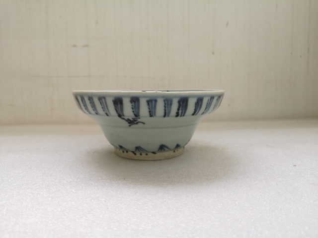 古玩陶瓷青花花卉紋折腰碗拍賣(mài),當(dāng)前價(jià)格780元