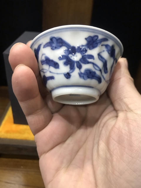 古玩陶瓷康熙·青花花卉紋杯真品鑒賞圖
