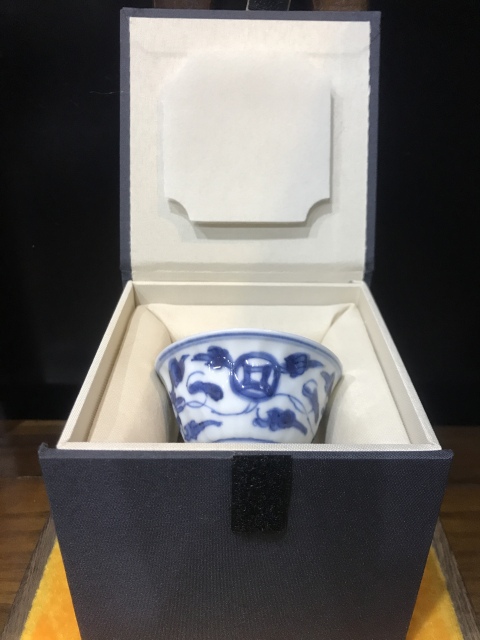古玩陶瓷康熙·青花花卉紋杯真品鑒賞圖