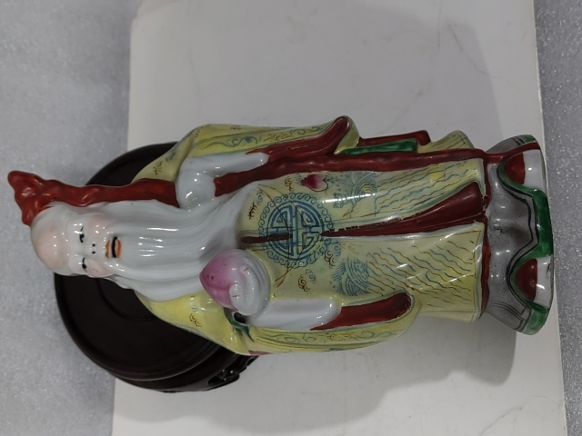古玩陶瓷雙11秒殺粉彩壽星人物塑像拍賣,當前價格0元
