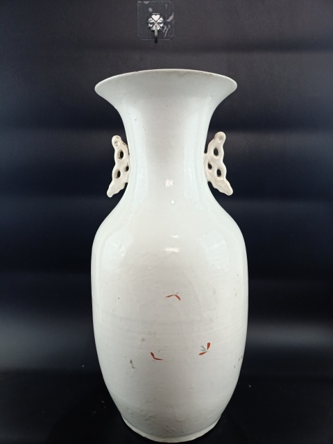 古玩陶瓷【民國】粉彩花鳥紋雙耳撇口瓶【傳世佳品】拍賣，當(dāng)前價(jià)格0元