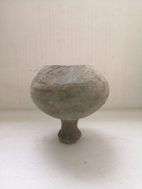 古玩陶瓷灰陶蒜頭瓶拍賣，當(dāng)前價格980元