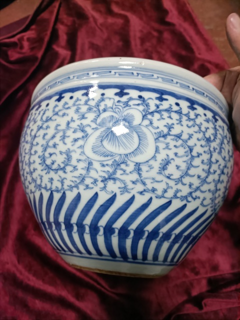 古玩陶瓷纏枝花卉紋青花缸拍賣,當前價格6888元