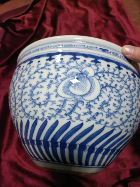 古玩陶瓷纏枝花卉紋青花缸拍賣,當前價格6888元