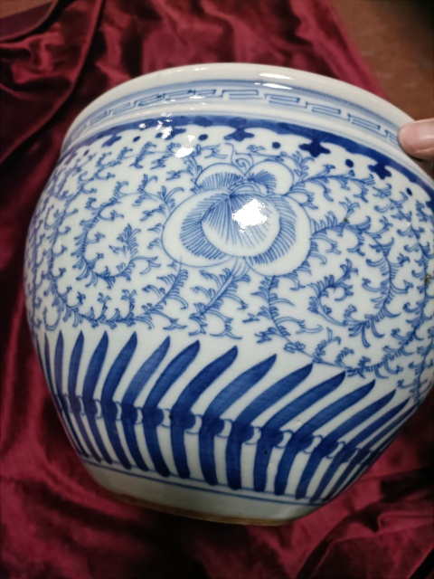 古玩陶瓷纏枝花卉紋青花缸拍賣,當前價格6888元