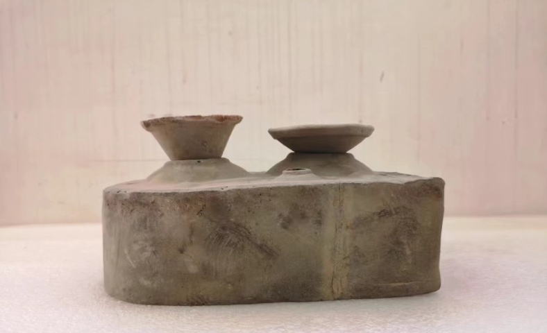 古玩陶瓷灰陶灶臺拍賣,當前價格398元