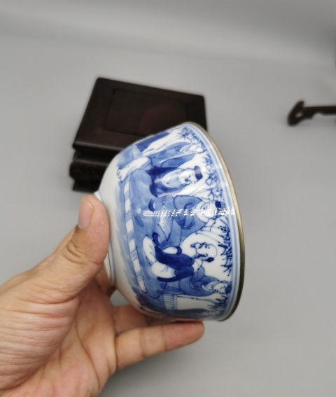 古玩陶瓷晚清光緒青花人物臥足碗拍賣，當前價格3500元