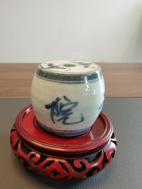 古玩陶瓷羅西書院青花蝙蝠紋訂燒燭臺拍賣,當前價格450元