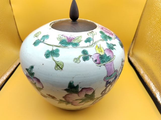 古玩陶瓷粉彩博古三多紋西瓜罐拍賣，當前價格2000元
