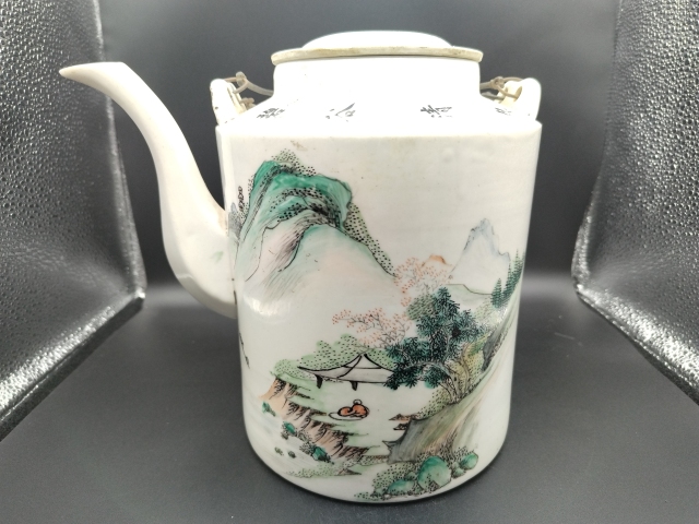 古玩陶瓷油粉彩山水人物詩文茶壺拍賣,當前價格1500元