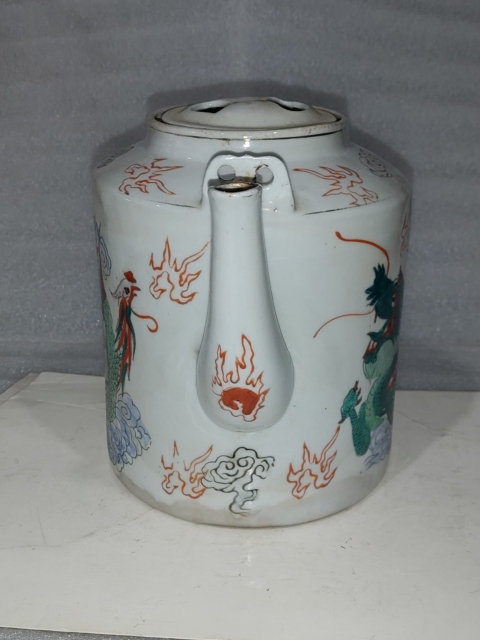 古玩陶瓷粉彩龍鳳紋提梁壺拍賣,當前價格680元