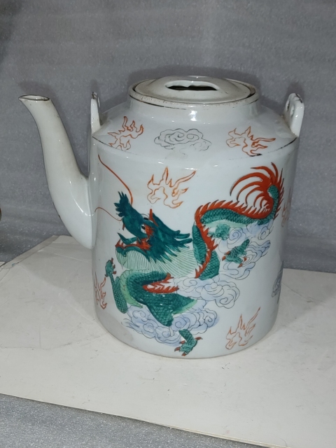 古玩陶瓷粉彩龍鳳紋提梁壺拍賣,當前價格680元