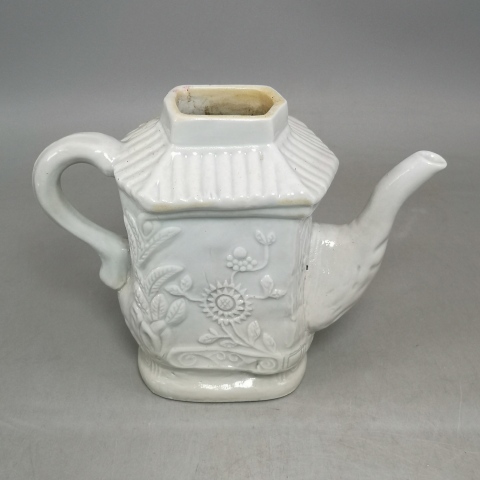 古玩陶瓷清末民國人物花卉紋白釉執壺拍賣，當前價格388元