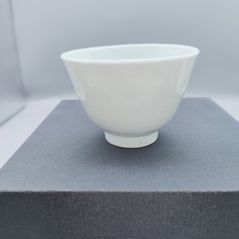 古玩陶瓷清代,美品青白釉仰鐘杯拍賣,當前價格499元