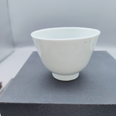 古玩陶瓷清代,美品青白釉仰鐘杯拍賣,當前價格499元