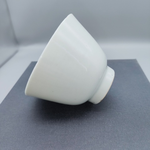 古玩陶瓷清代,美品青白釉仰鐘杯拍賣,當前價格499元
