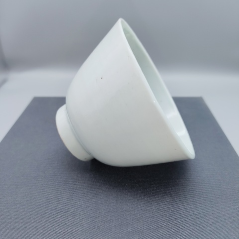 古玩陶瓷清代,美品青白釉仰鐘杯拍賣,當前價格499元