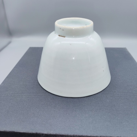 古玩陶瓷清代,美品青白釉仰鐘杯拍賣,當前價格499元