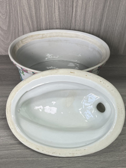 古玩陶瓷粉彩鴛鴦形蓋鍋拍賣，當(dāng)前價格290元