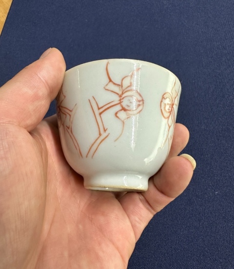 古玩陶瓷清晚期礬紅彩花卉紋仰鐘杯拍賣，當前價格1200元