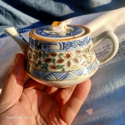 古玩陶瓷清末民初青花加彩執(zhí)壺拍賣，當(dāng)前價(jià)格399元