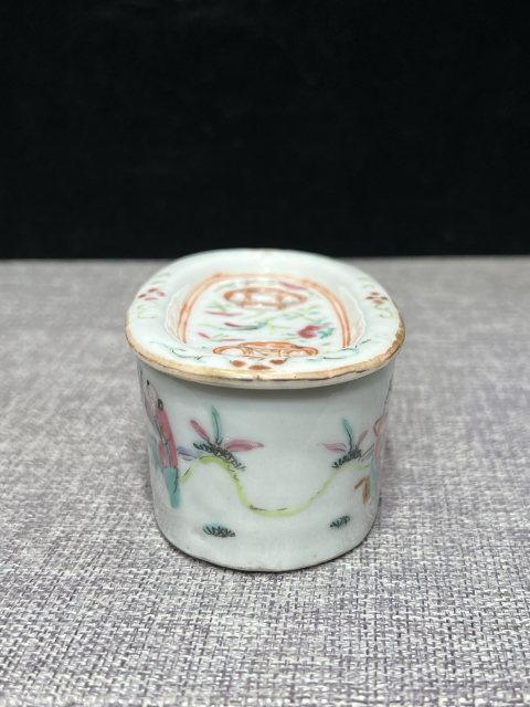 古玩陶瓷【清:同治】粉彩人物故事紋蓋盒【平臺都少見】【收藏珍品】拍賣，當前價格0元