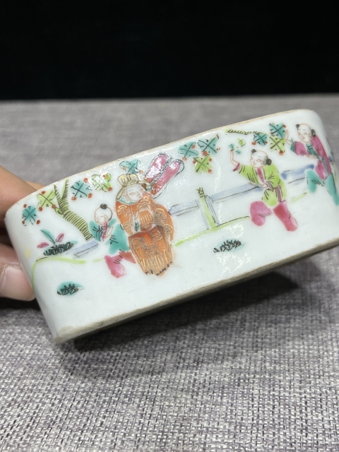 古玩陶瓷【清:同治】粉彩人物故事紋蓋盒【平臺都少見】【收藏珍品】拍賣，當前價格0元