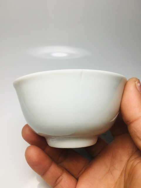 古玩陶瓷清中早期·甜白釉壓手杯拍賣,當前價格1588元