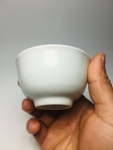 古玩陶瓷清中早期·甜白釉壓手杯拍賣,當前價格1588元