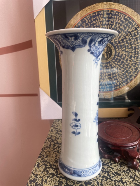 古玩陶瓷康熙松竹梅束腰花觚拍賣,當前價格8000元