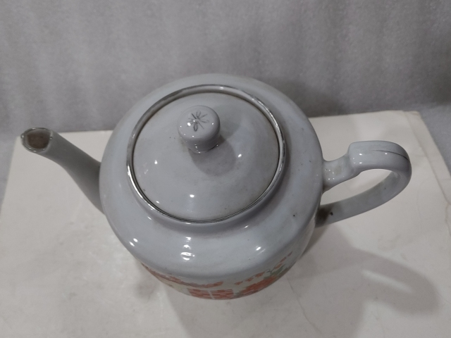 古玩陶瓷雙11秒殺彩繪鳳凰喜字紋茶壺拍賣,當前價格0元