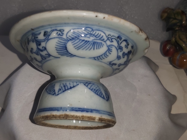 古玩陶瓷青花纏枝花紋高足貢盤拍賣,當前價格580元