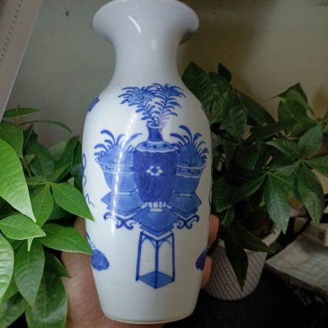 古玩陶瓷清中晚青花博古花卉羅漢瓶拍賣,當前價格9000元