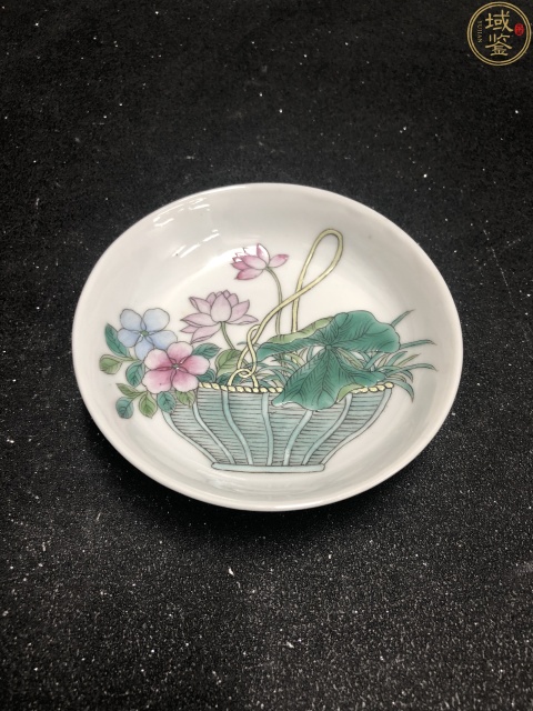 古玩陶瓷民國(guó)·粉彩花籃紋小盤真品鑒賞圖