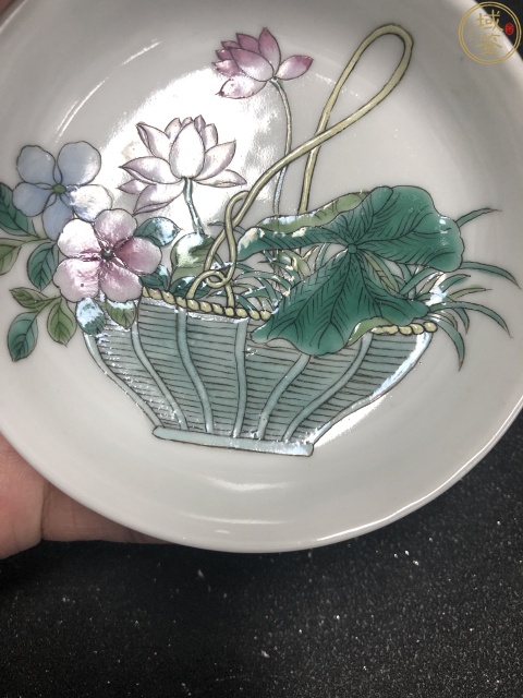 古玩陶瓷民國(guó)·粉彩花籃紋小盤真品鑒賞圖