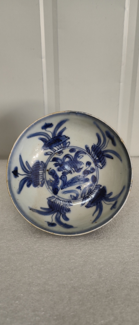 古玩陶瓷明天啟·蓮池游禽滿池嬌青花盤拍賣，當(dāng)前價(jià)格2600元