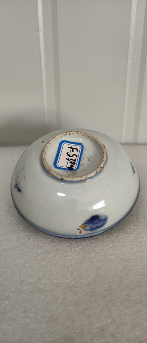 古玩陶瓷明天啟·蓮池游禽滿池嬌青花盤拍賣，當(dāng)前價(jià)格2600元