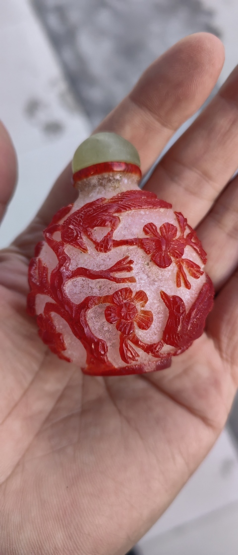 古玩陶瓷料器套紅雕刻鼻煙壺拍賣，當(dāng)前價格388元