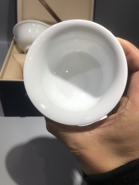 古玩陶瓷（已實(shí)物鑒真）創(chuàng)匯-甜白釉-大號(hào)主人杯一組拍賣，當(dāng)前價(jià)格298元