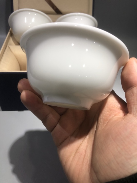 古玩陶瓷（已實(shí)物鑒真）創(chuàng)匯-甜白釉-大號(hào)主人杯一組拍賣，當(dāng)前價(jià)格298元