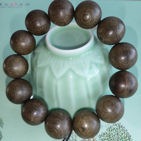 古玩雜項老料金絲楠木,陰沉木手串拍賣,當前價格1300元