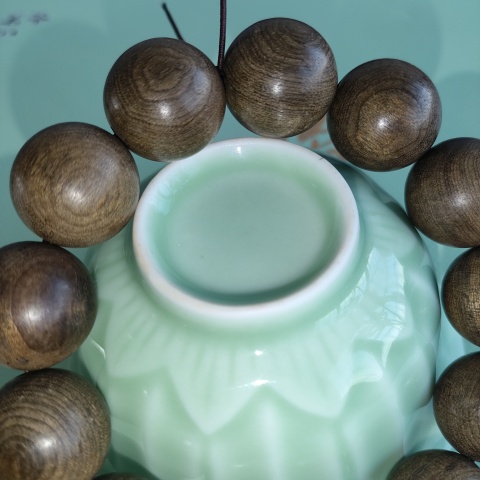 古玩雜項老料金絲楠木,陰沉木手串拍賣,當前價格1300元