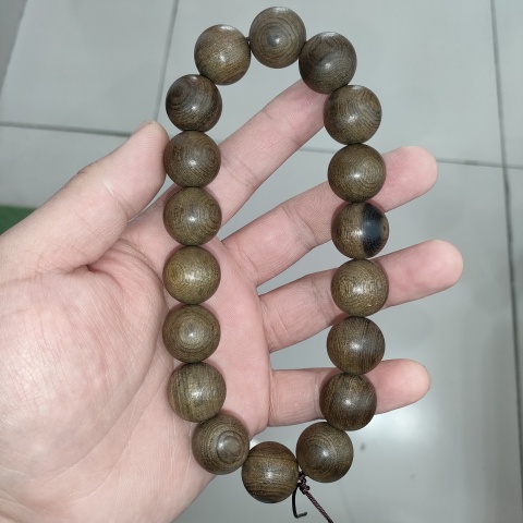 古玩雜項老料,金絲楠木陰沉木手串拍賣,當前價格1300元