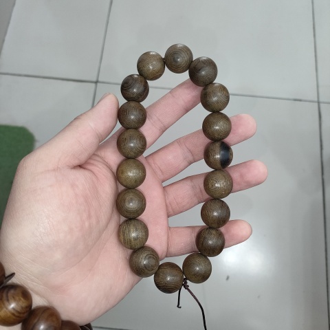 古玩雜項老料,金絲楠木陰沉木手串拍賣,當前價格1300元