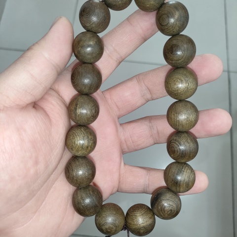 古玩雜項老料,金絲楠木陰沉木手串拍賣,當前價格1300元
