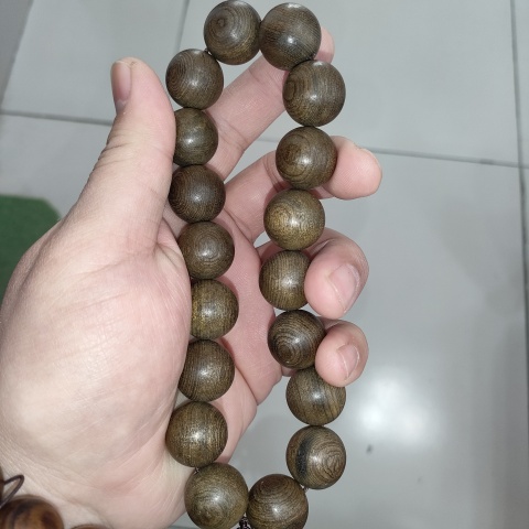 古玩雜項老料,金絲楠木陰沉木手串拍賣,當前價格1300元